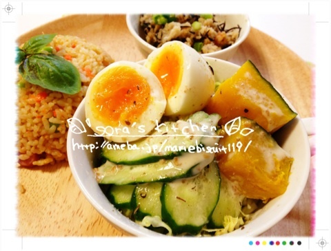 冷凍豆腐アレンジ ミートボールのストロガナフ風具沢山サラダ人参とウィンナーの玄米ピラフ洋 レシピ そらのおうちカフェごはん