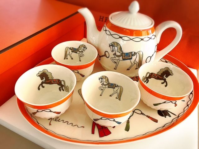 ポーセラーツ 馬のティーセット完成。 : 旅する惑星