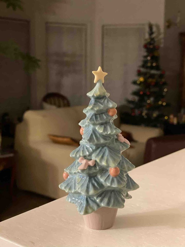 リヤドロのクリスマスツリー : 旅する惑星