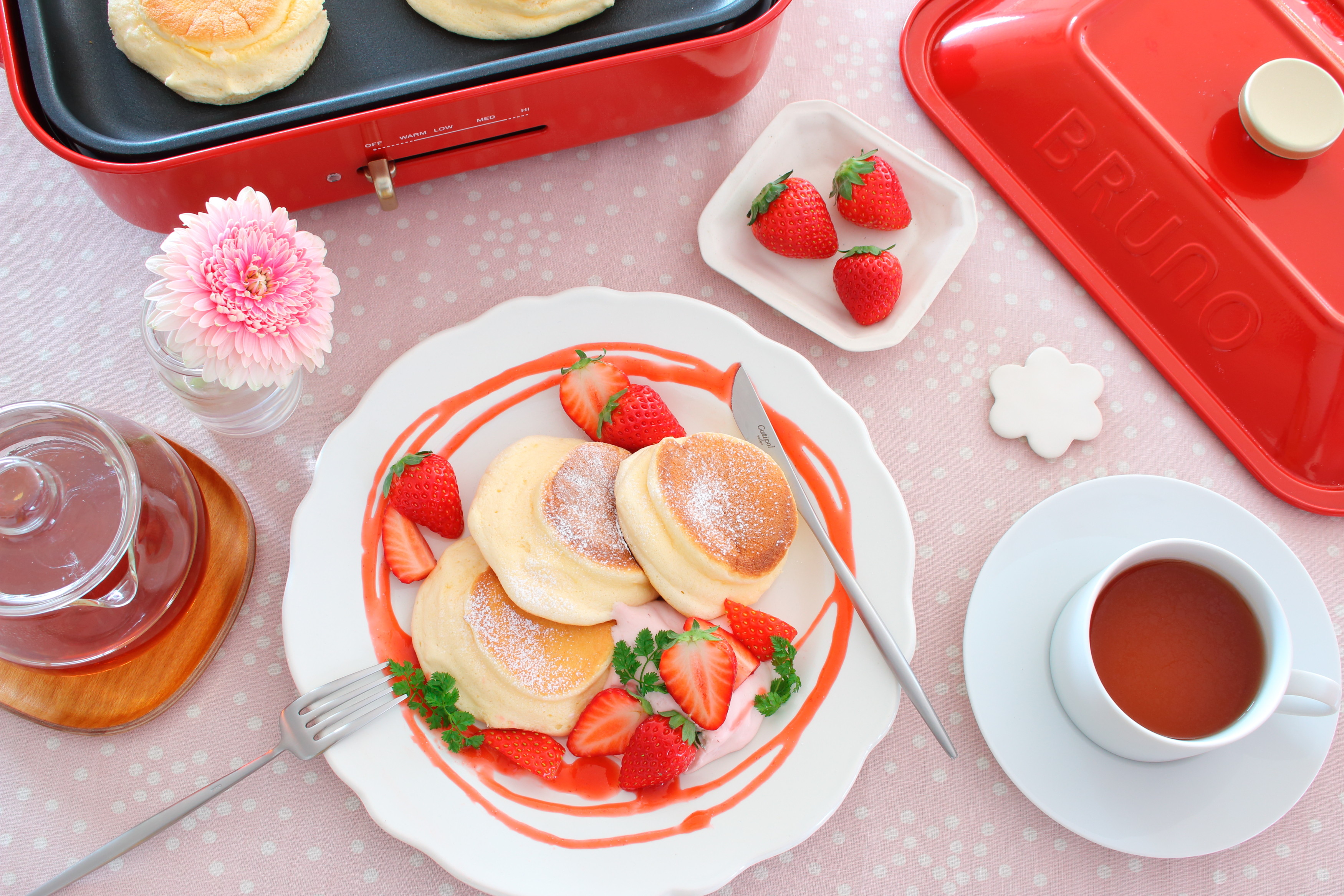 レシピ ふわふわスフレパンケーキ とちおとめソース Brunoコンパクトホットプレートが当たるキャンペーン Marimo Cafe 可愛くて美味しいお菓子レシピ Powered By ライブドアブログ