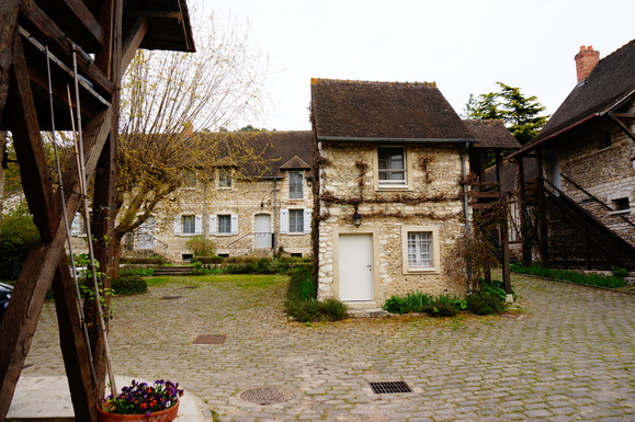 fe78b6f7.jpg