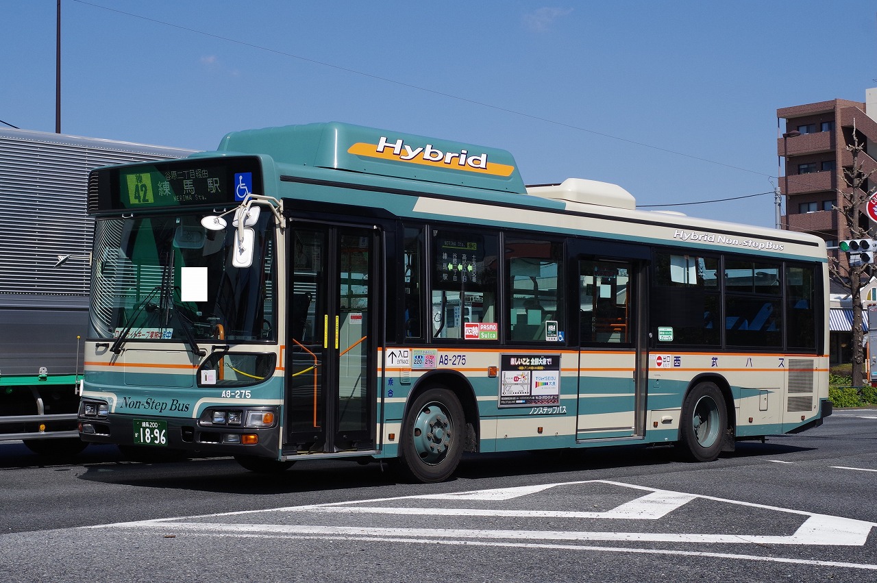 日野・ブルーリボンシティ（西武バスA8-275・練馬200か1896） : 近江発