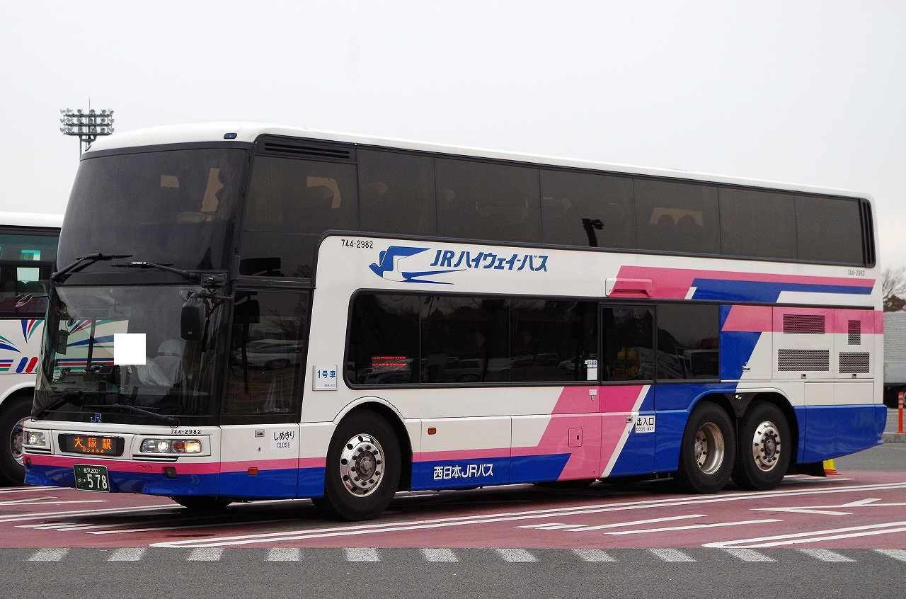 JRハイウェイバス(三菱ニューエアロ) 2023.7.21 西日本JRバス 744-8986 ［阿波エクスプレス大阪32号