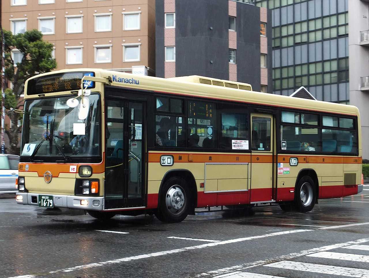 いすゞ・エルガ(神奈川中央交通い88・湘南200か1679/い83・湘南200か