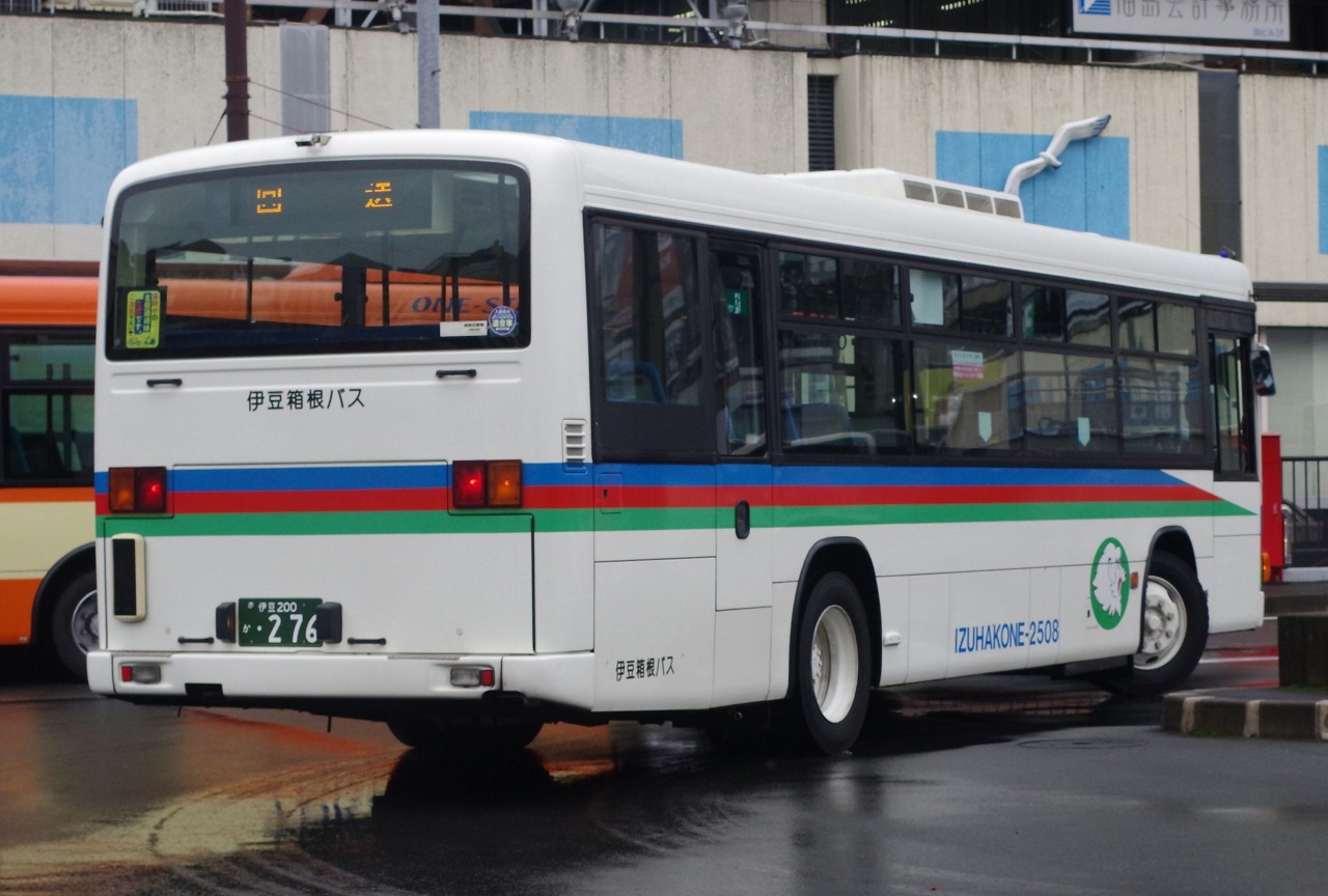 いすゞ・初代エルガ(伊豆箱根バス2508・伊豆200か276) : 近江発､まりー
