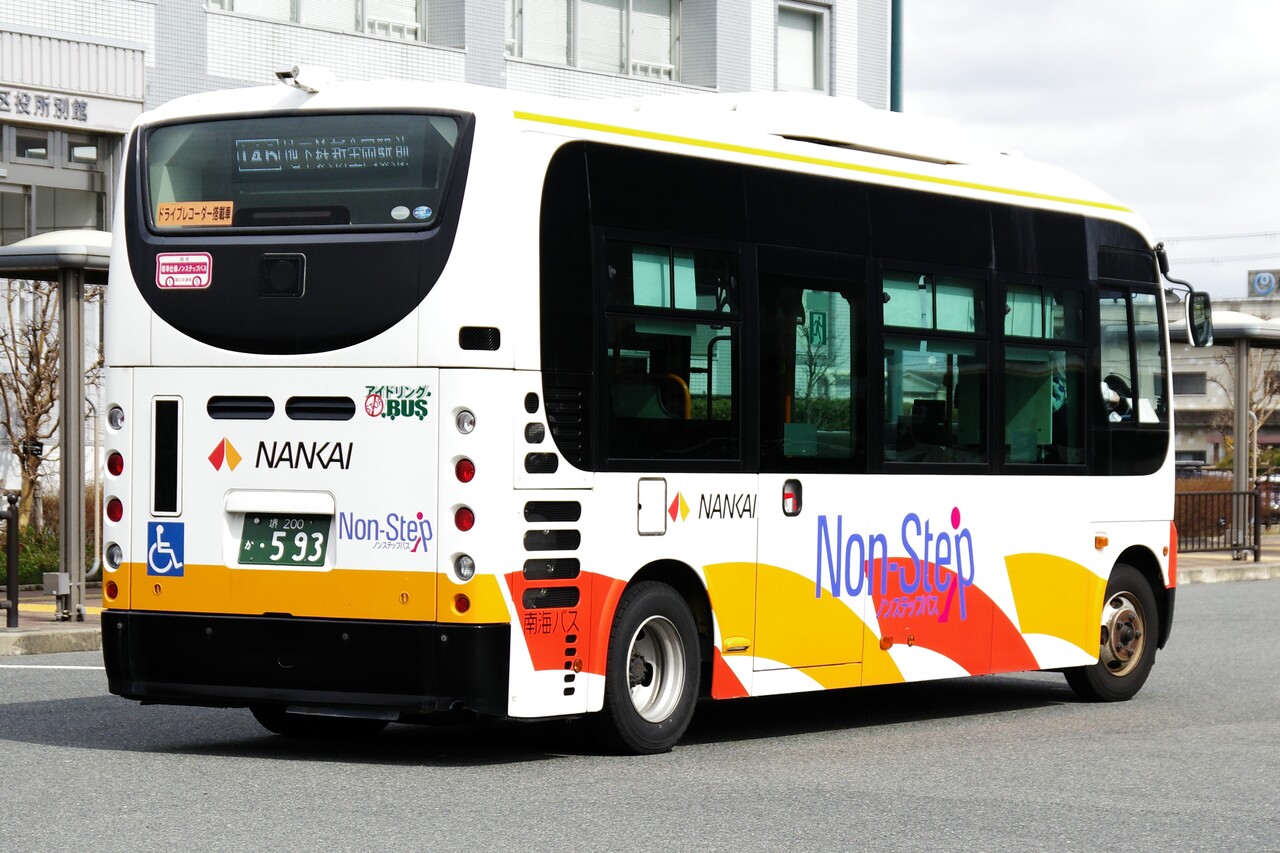 日野・2代目ポンチョ（南海バス・堺200か593） : 近江発､まりーんの道