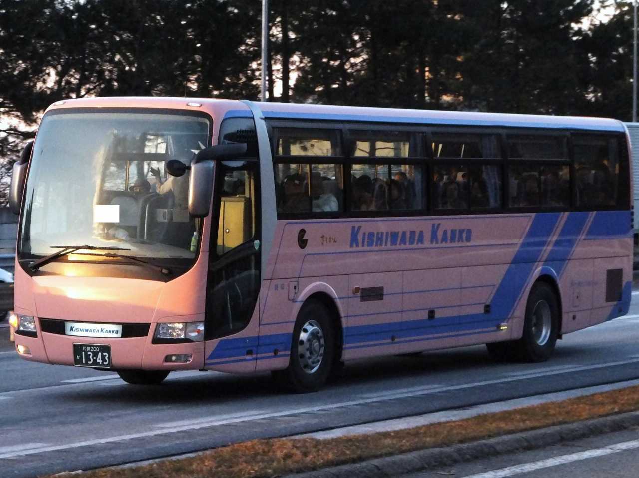 三菱ふそう・エアロエース(岸和田観光バス・和泉200か1343) : 近江発