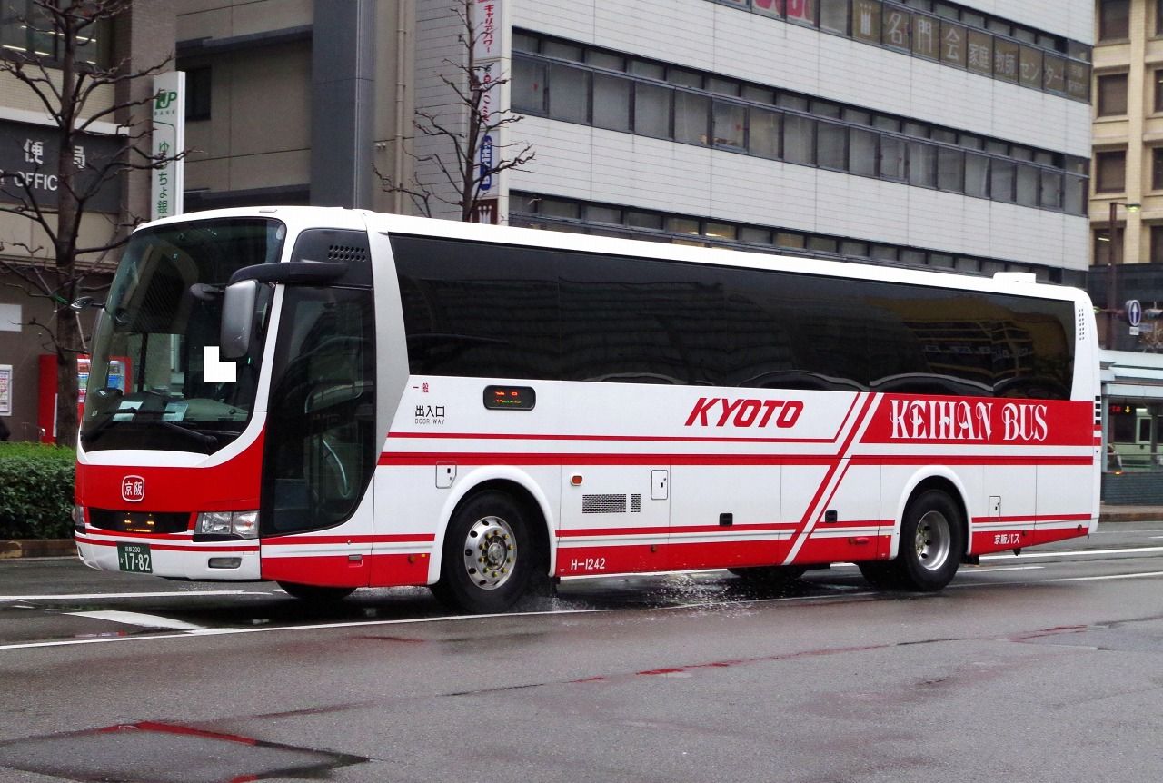 三菱ふそう・エアロエース(京阪バスH-1242・京都200か1782) : 近江発