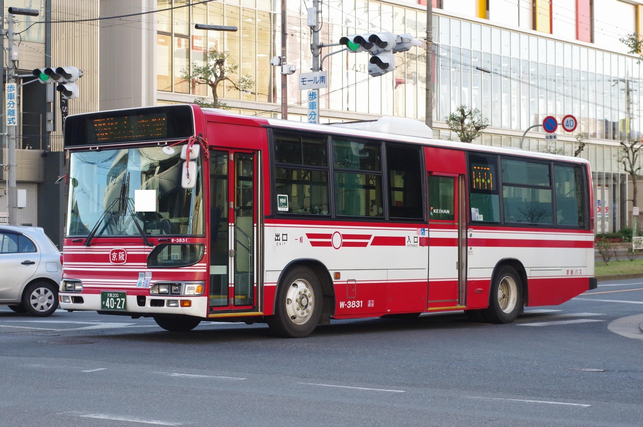 日野・ブルーリボンシティ(京阪バスW-3831・大阪200か4027 日野・ブルーリボンシティ(京阪バスW-3831・大阪200か4027