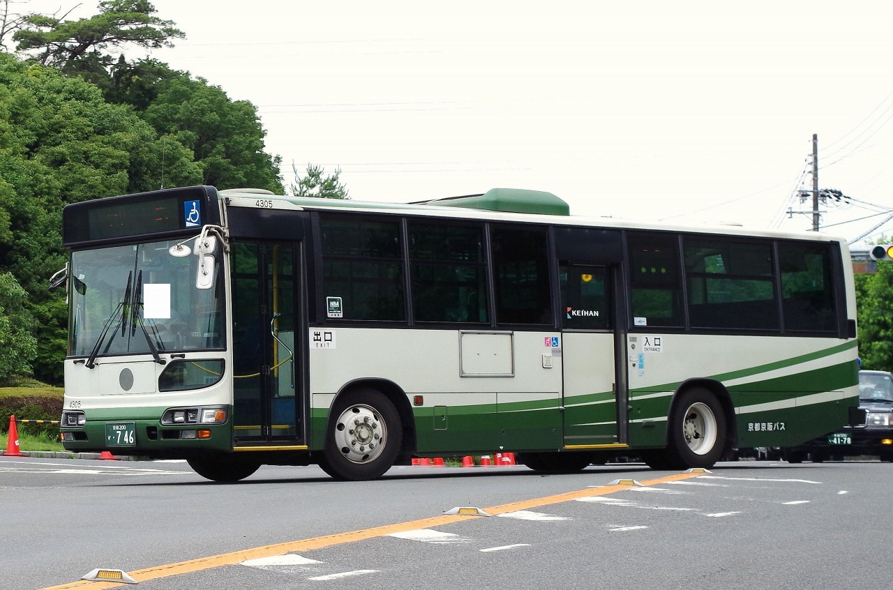 日野・ブルーリボンシティ(京都京阪バス4305・京都200か746) : 近江発
