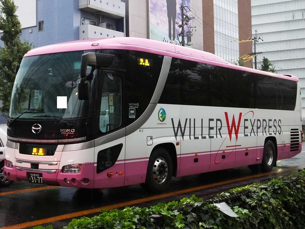 日野・2代目セレガ(ウィラーエクスプレス東海・名古屋200か3177 
