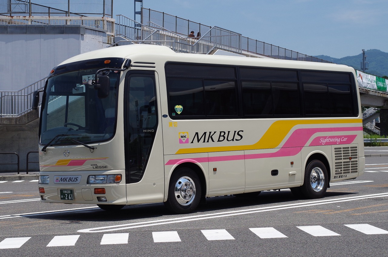 日野・リエッセ(エムケイ観光バス・京都200あ261) : 近江発､まりーんの
