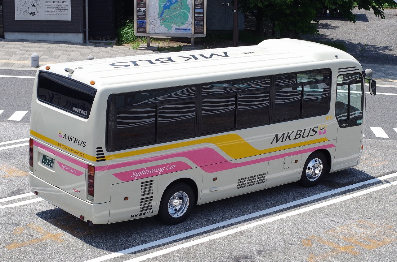 日野・リエッセ(エムケイ観光バス・京都200あ261) : 近江発､まりーんの