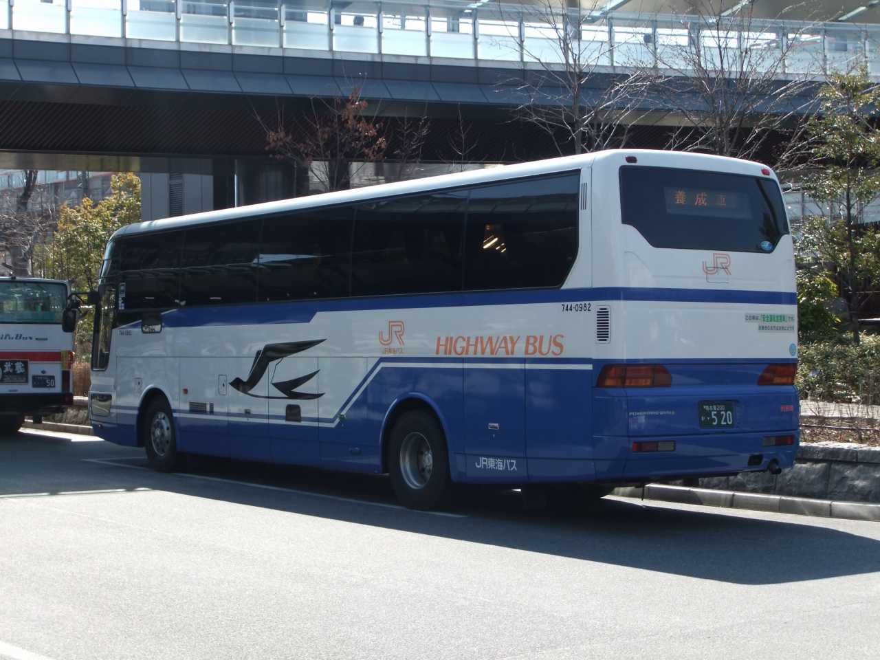 エアロクィーン(JR東海バス744-0982.・名古屋200か520) : 近江発