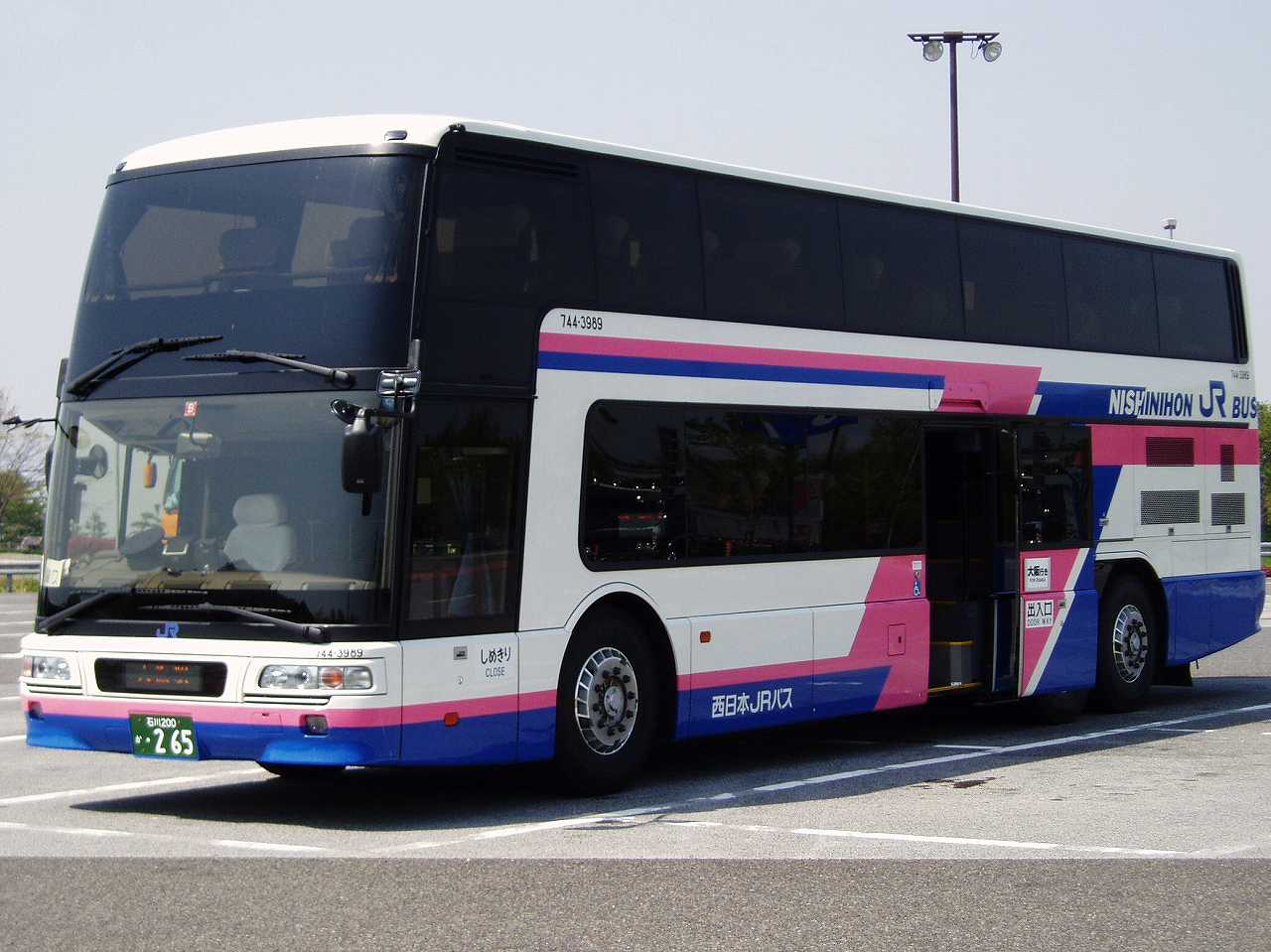 三菱ふそう・エアロキング(西日本ジェイアールバス744-3989・石川200か