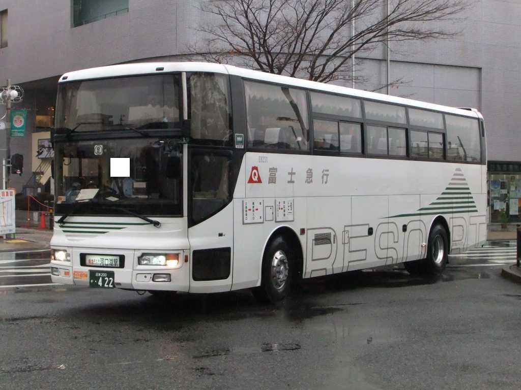 1Sな特急バス(富士急シティバスE8231・沼津200か422) : 近江発､まりー