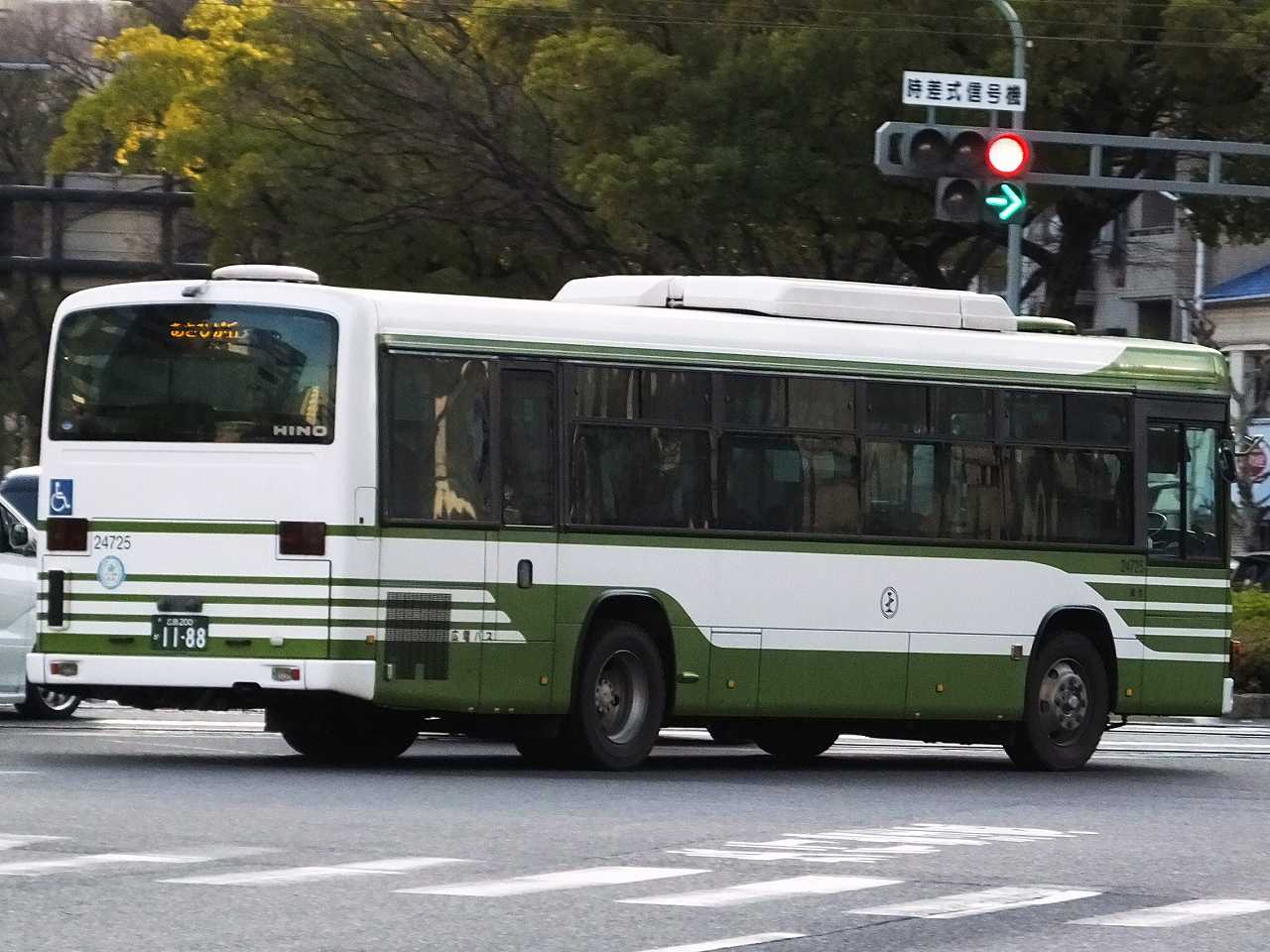 日野・ブルーリボンⅡ(2)(広島電鉄24725・広島200か1188) : 近江発､ま