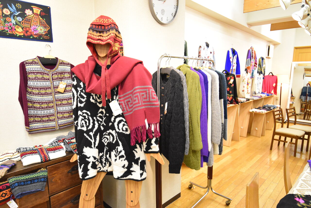ギャラリーレポート『松田イメルダ手編みアルパカニット展示販売会