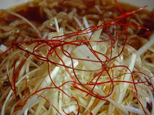 ラーメンの上に乗っかってる細い線状の糸唐辛子 小林ペイントのブログへようこそ 福島県 中島村 ラーメンの上に乗っかってる細い線状の糸唐辛子 小林ペイントのブログへようこそ 福島県 中島村