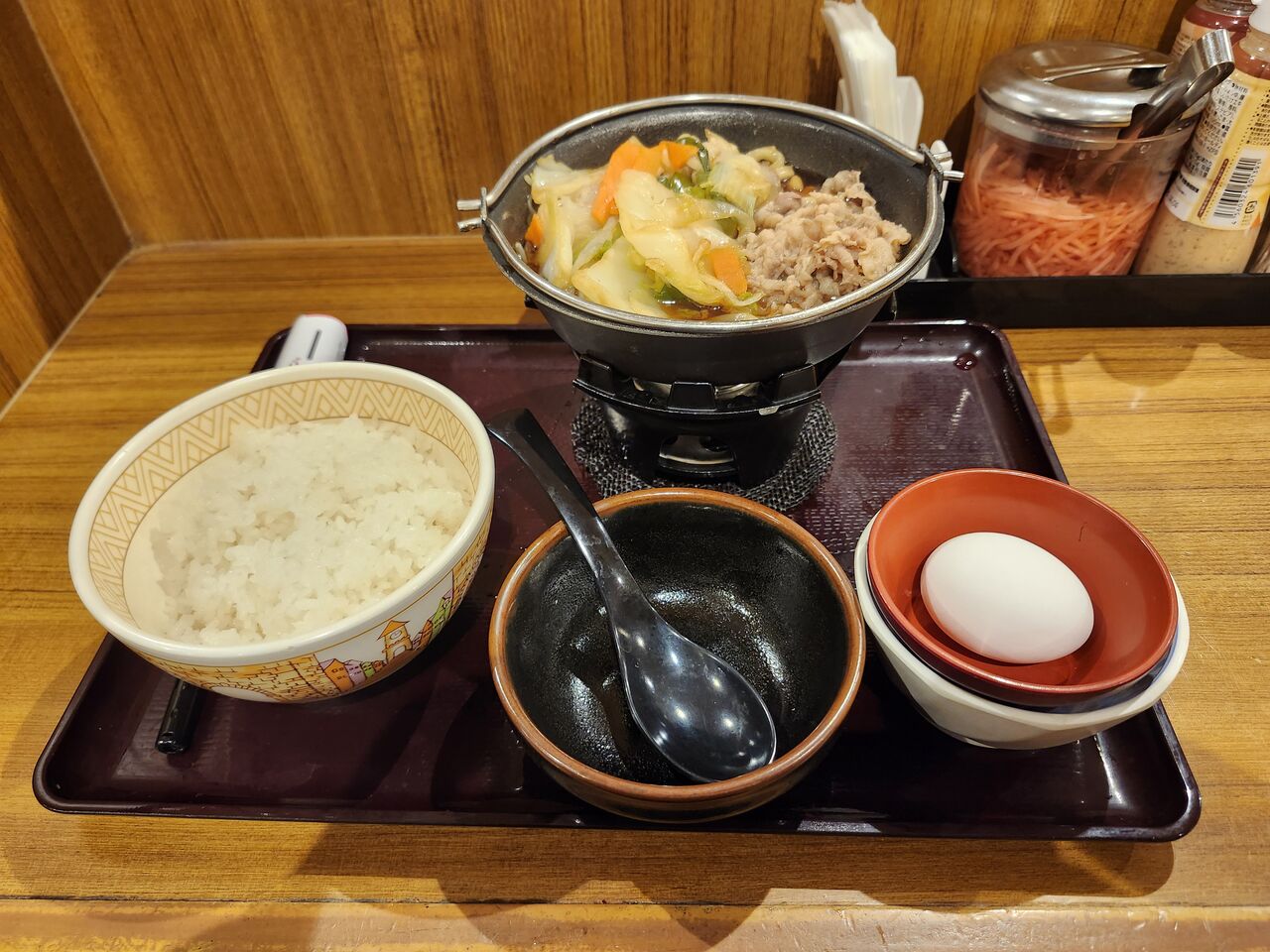 すき家の「牛すき鍋定食」 : 美味しいお店発掘