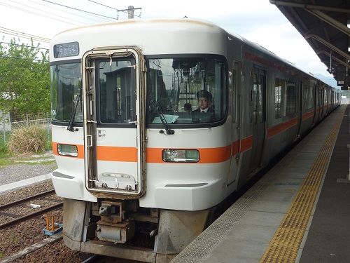 紀勢本線専用として活躍するキハ25形1500番台 まぁ くんの乗り物情報日記 紀勢本線専用として活躍するキハ25形1500番台 まぁ くんの乗り物情報日記