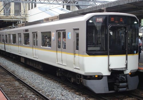 大和西大寺駅で解放を行う下り快速急行 まぁ くんの乗り物情報日記