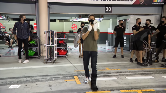 ロマン・グロージャン、退院して救助者やハースF1チームにお礼の挨拶にバーレーン国際サーキット