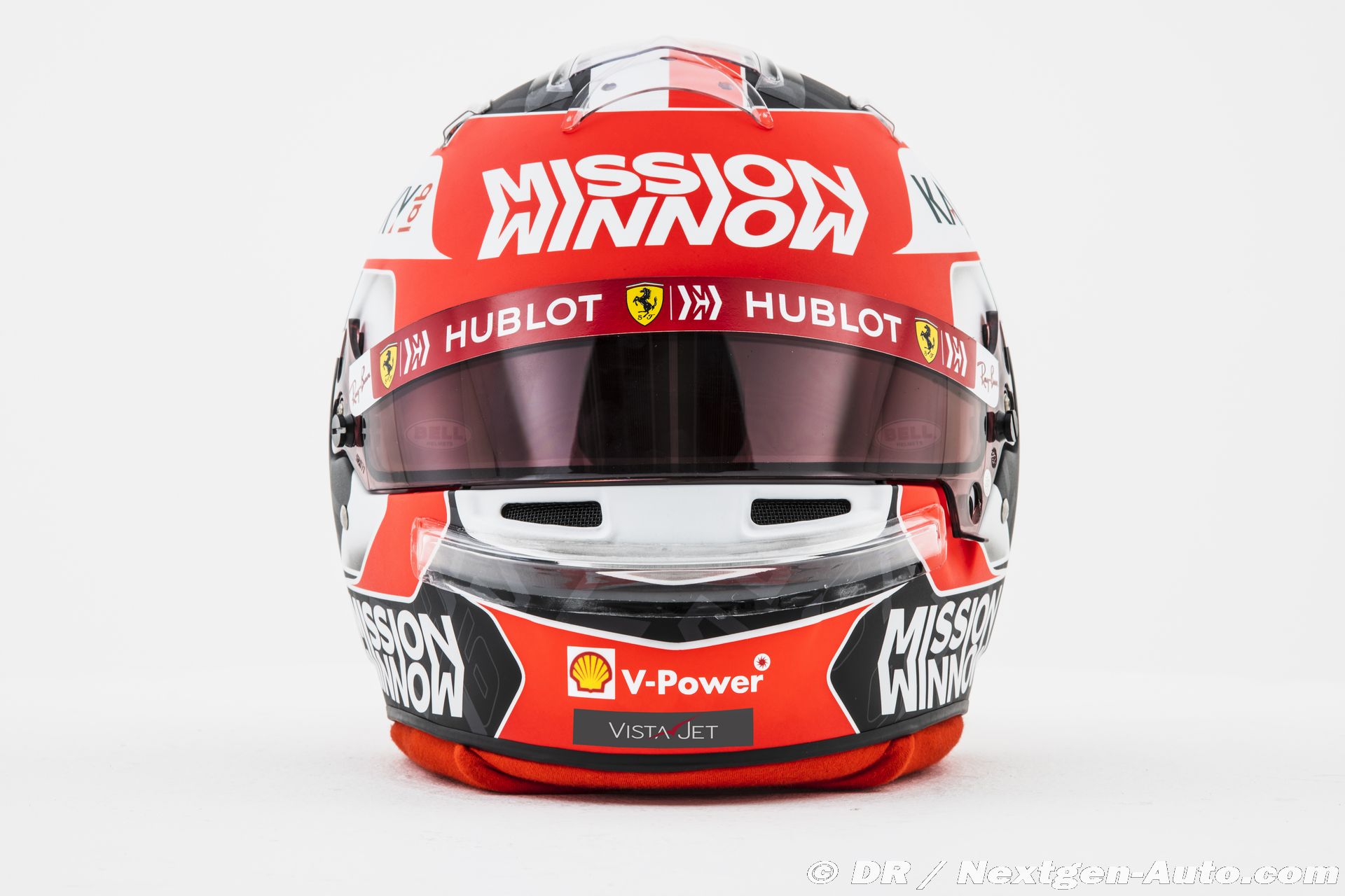 シャルル・ルクレール ヘルメット写真 レーシングスーツ写真：2019年F1