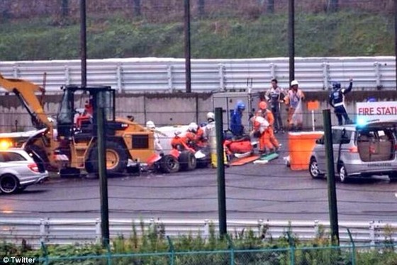 ジュール・ビアンキ、意識不明で病院に運ばれる: F1日本GP