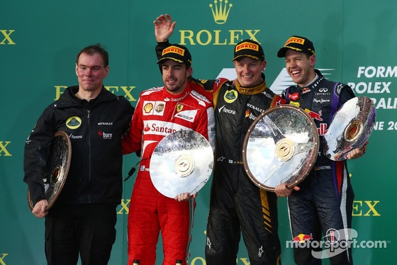 2013年F1オーストラリアGP表彰式: アロンソ、ライコネン、ベッテル