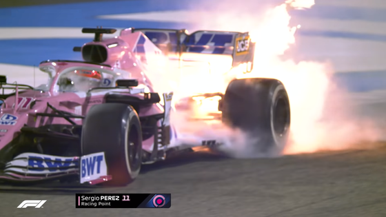 セルジオ・ペレス、火を噴いて走行しストップ:2020年F1バーレーンGP