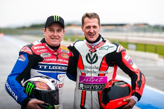 ミハエル・シューマッハ、ポール・リカールでバイクに乗る