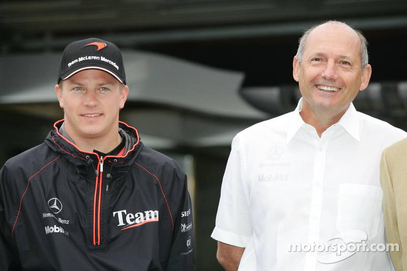 F1　マクラーレンメルセデス　キミ・ライコネン　ポロシャツ F1マクラーレンメルセデスキミ・ライコネンポロシャツ