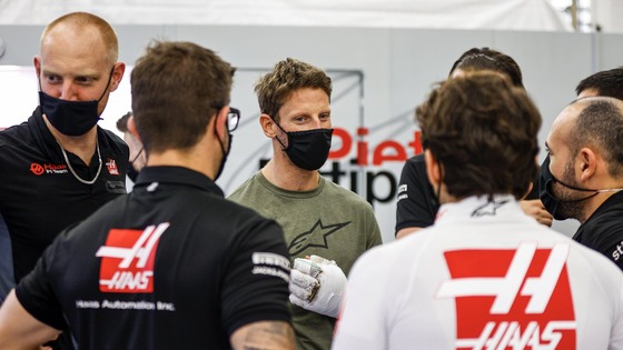 ロマン・グロージャン、退院して救助者やハースF1チームにお礼の挨拶にバーレーン国際サーキット