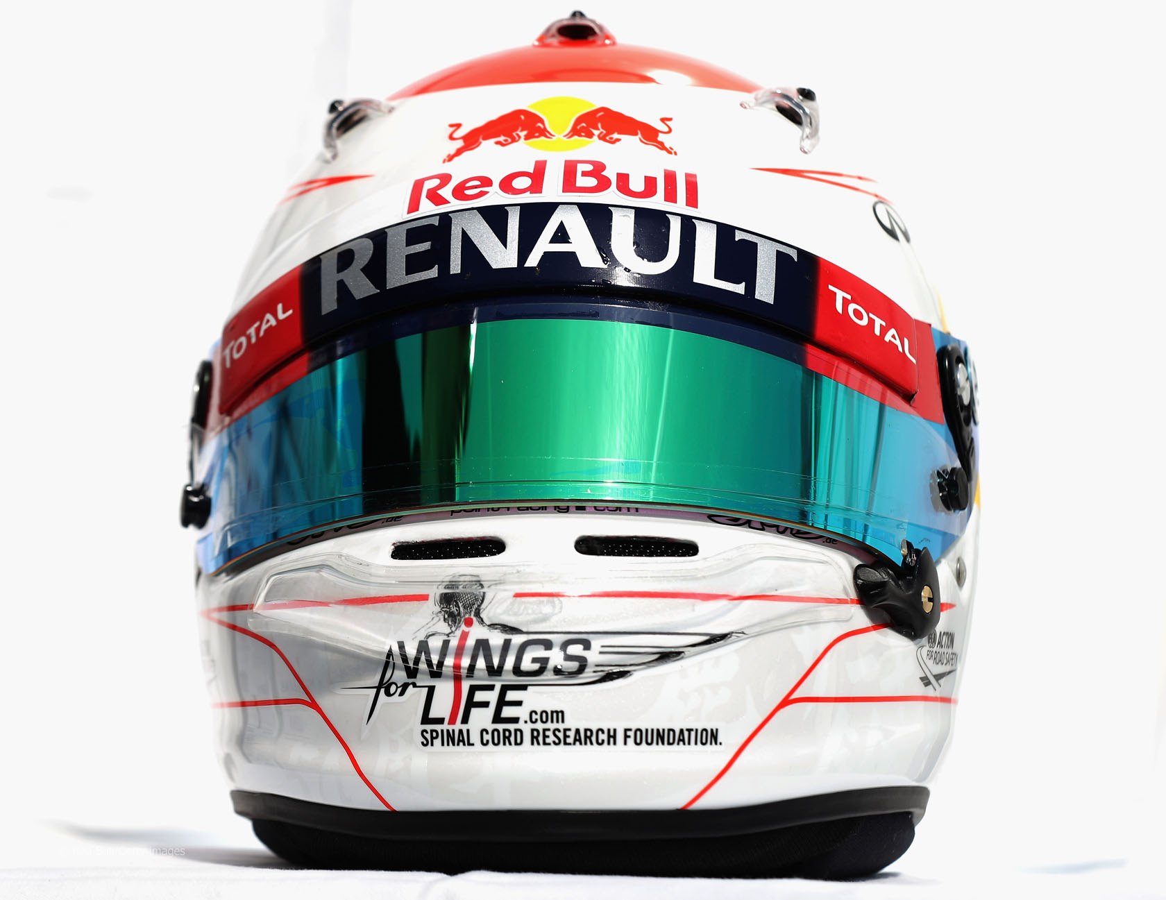 ベッテルの祝・鈴鹿サーキット50周年記念ヘルメット: 写真12枚 ベッテルの祝・鈴鹿サーキット50周年記念ヘルメット: 写真12枚