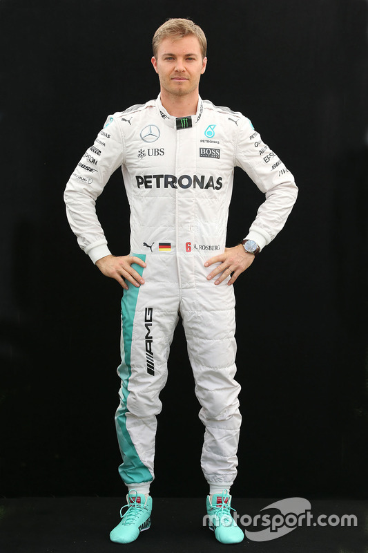 ニコ・ロズベルグ（メルセデス）： F1レーシングスーツとヘルメット