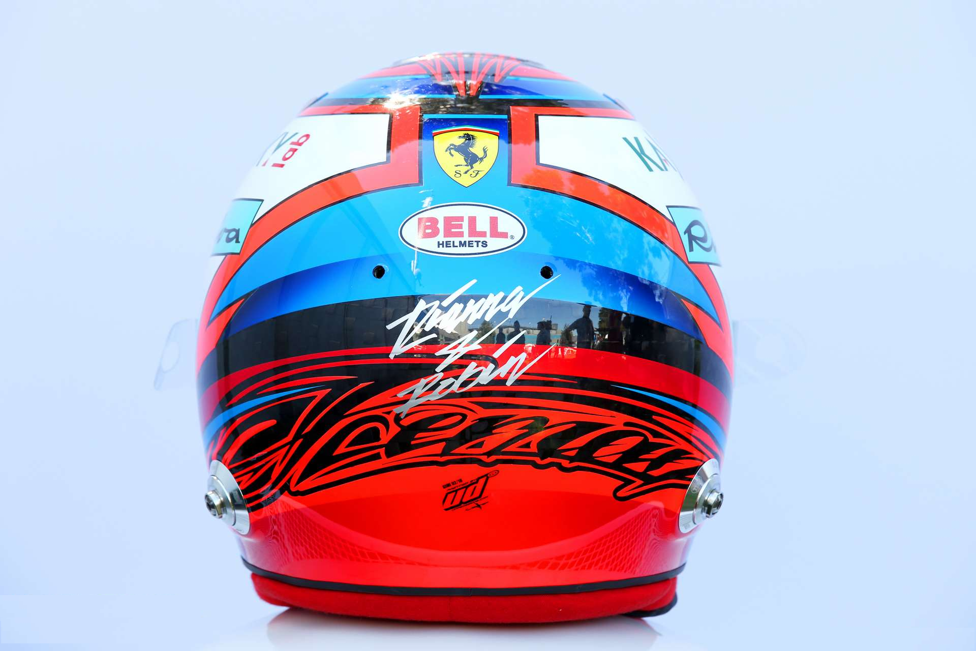 キミ・ライコネン 1/2ヘルメット　2018 とクリアケース キミ・ライコネン ヘルメット写真：2018年F1 : F1通信