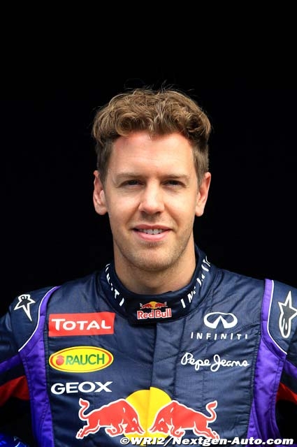 レッドブルアスリート　パーカーS　セバスチャン•ベッテル着用モデル セバスチャン・ベッテル（レッドブル）： F1ヘルメットとレーシング