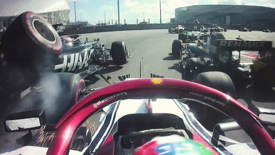 グロージャン、リチャルド、ジョビナッツィ、3台の接触:2019年F1ロシアGP