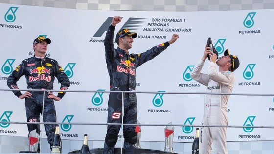 2016年F1マレーシアGP、ロズベルグがシューイの犠牲者に、ダニエル・リチャルド優勝、マックス・フェルスタッペン2位、ニコ・ロズベルグ3位