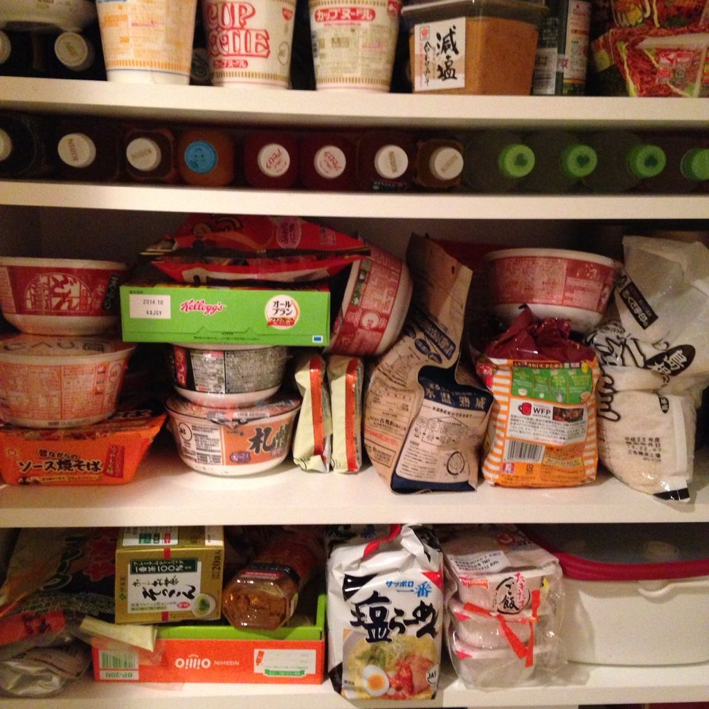 食料棚を片付け祭り 気まぐれ生活を楽しむブログ 食料棚を片付け祭り 気まぐれ生活を楽しむブログ