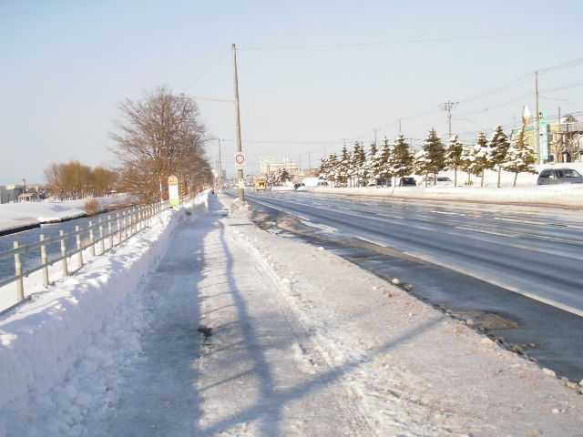 なんでこんなところに 片道三車線の道路が 石狩街道 ぬかみそ