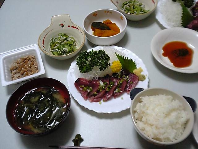 ヘルシーな夏の献立 カツオのお刺身とカボチャの煮付け膳 あじとまんの明るいビンボー生活 ヘルシーな夏の献立 カツオのお刺身とカボチャの煮付け膳 あじとまんの明るいビンボー生活
