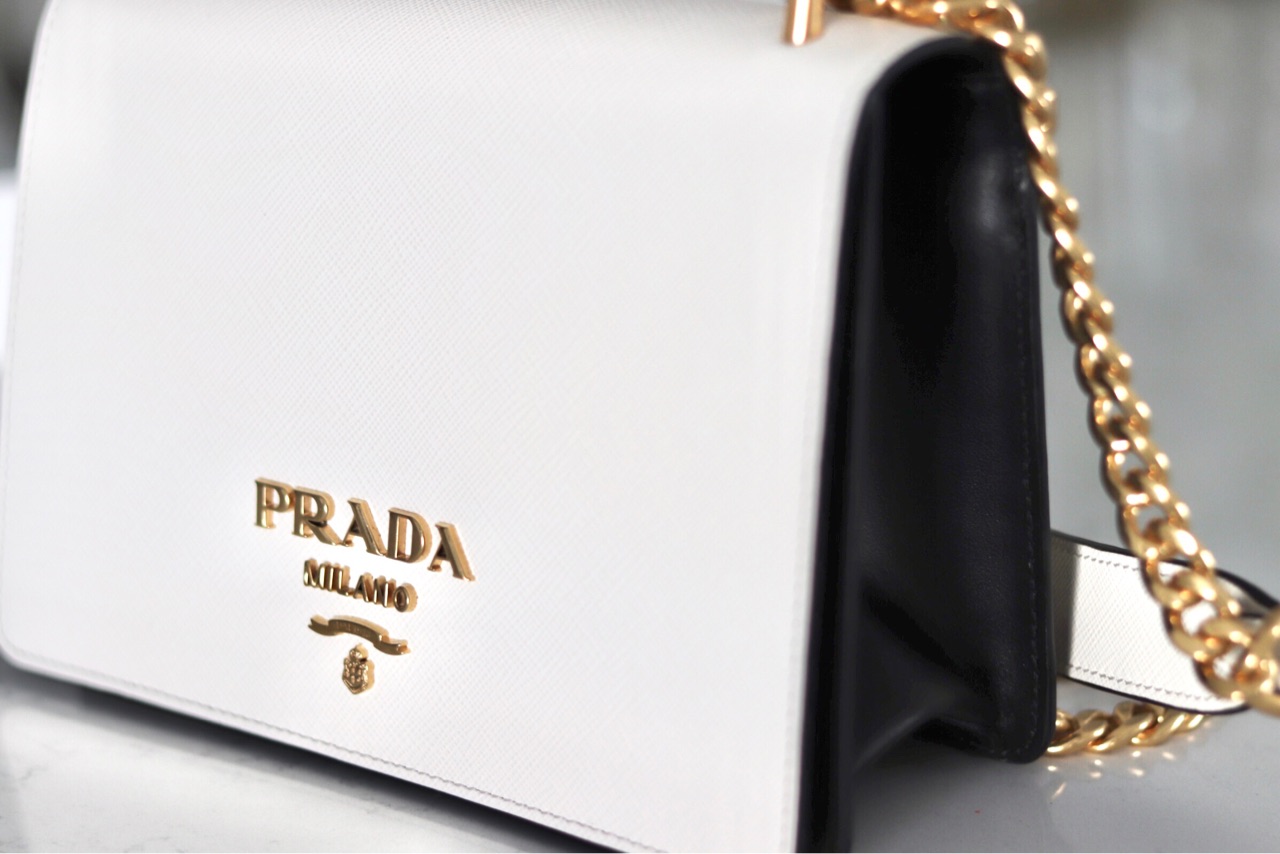 1年でこんなに値上がりする アウトレット戦利品 Prada編 Marriage Life In Arizona アリゾナで国際結婚 Powered By ライブドアブログ 1年でこんなに値上がりする アウトレット戦利品 Prada編 Marriage Life In Arizona アリゾナで国際結婚 Powered By ライブドアブログ
