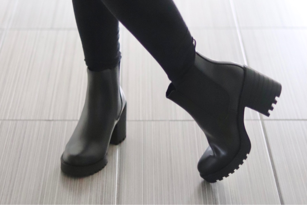 今秋最強 Pradaにそっくりなブーツ 後ろ姿が可愛い過ぎるセーター H M購入品色々 Marriage Life In Arizona アリゾナで国際結婚 Powered By ライブドアブログ