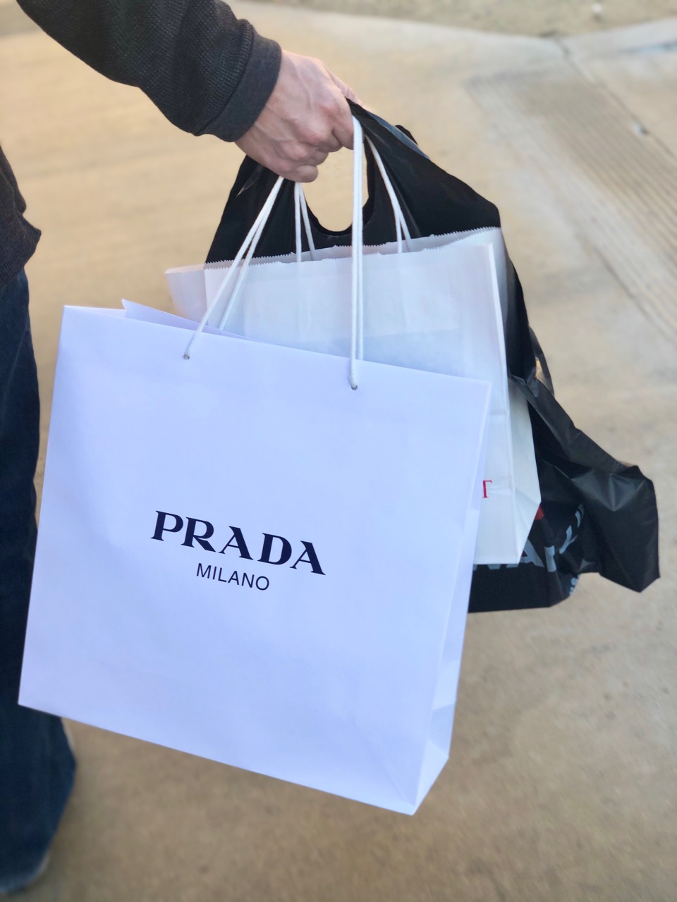 アウトレット戦利品 Prada 他購入品 アウトレット店と通常店の値段を比べてみました Marriage Life In Arizona アリゾナで国際結婚 Powered By ライブドアブログ