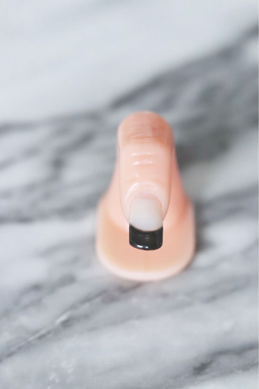 フレンチネイルの線を 筆だけで綺麗に描くコツ Marriage Life In Arizona アリゾナで国際結婚 Powered By ライブドアブログ