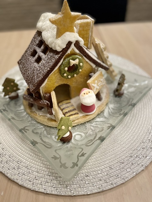 FFA35514-9FA5-45C1-A1A6-C69FF95D2AB5