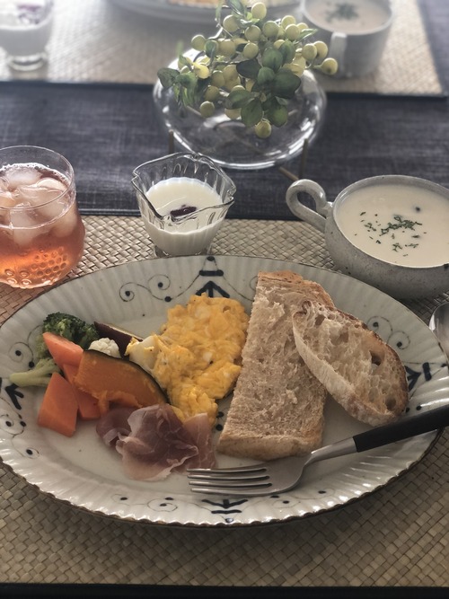 A10DB2F4-ABFA-47E2-93DC-79F8AE9A3823