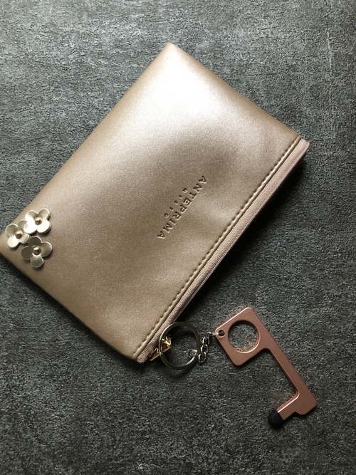 1412C444-73F1-4E2A-9527-55C3555554DF